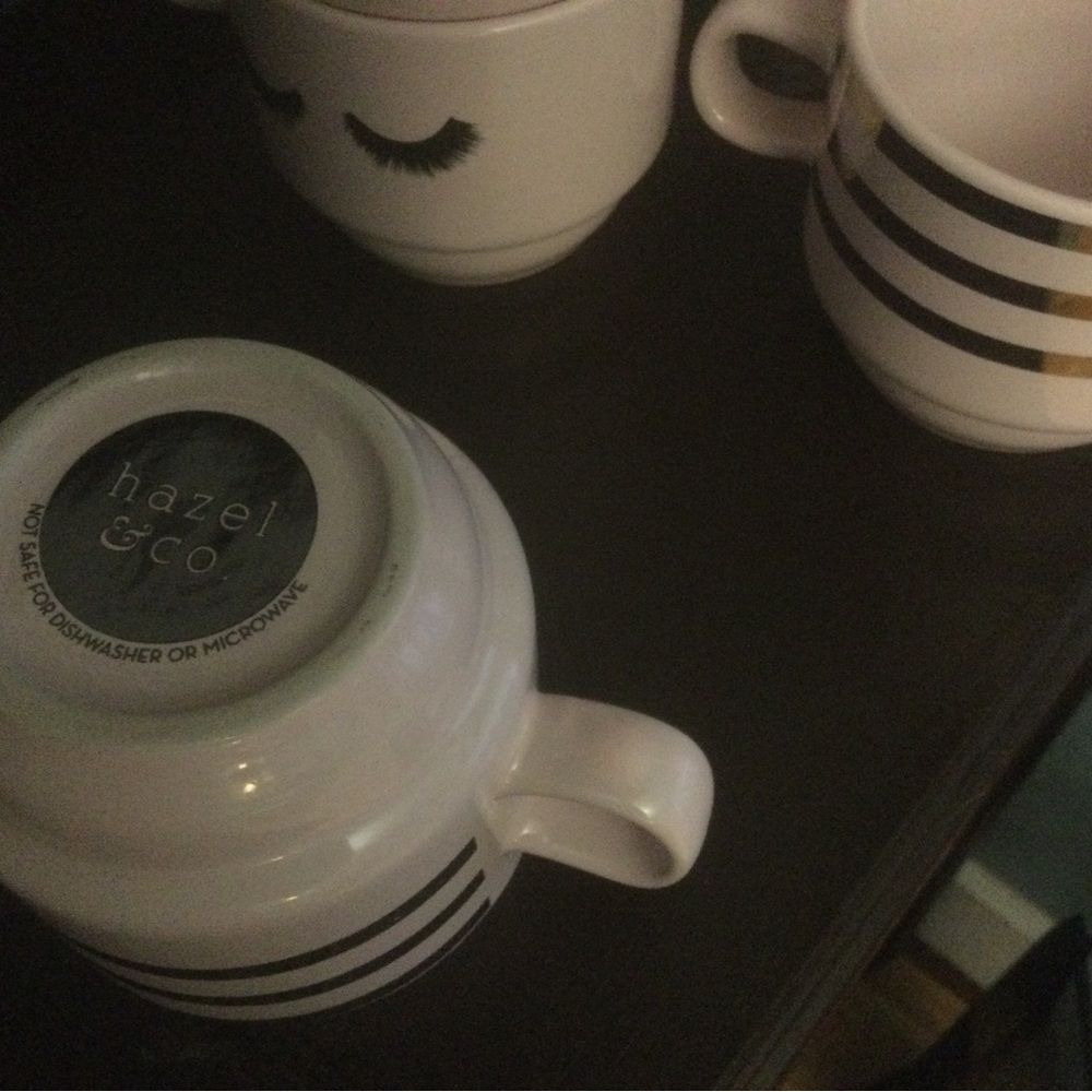 Hazel & Co Set of Four Stackable Pink Striped-Eyelash Mugs